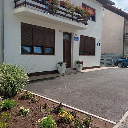 Apartman Nikola Gospic Ngoại thất bức ảnh