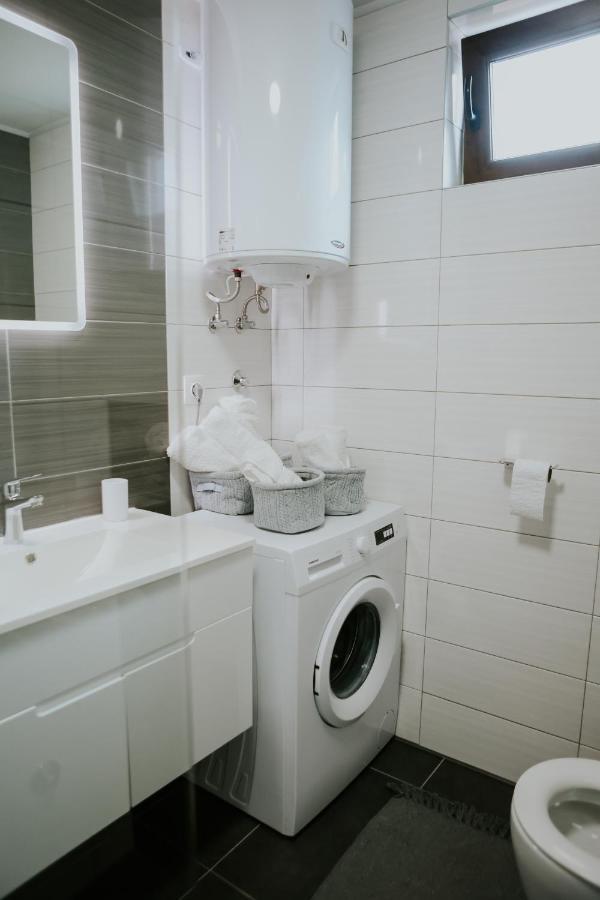 Apartman Nikola Gospic Ngoại thất bức ảnh