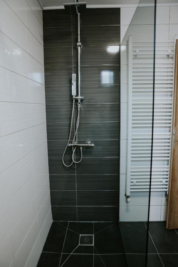 Apartman Nikola Gospic Ngoại thất bức ảnh