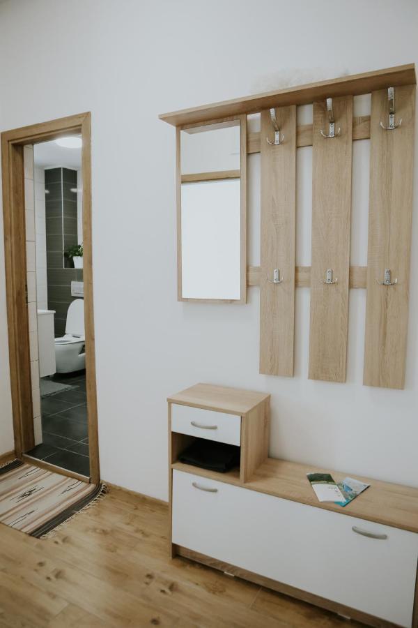 Apartman Nikola Gospic Ngoại thất bức ảnh