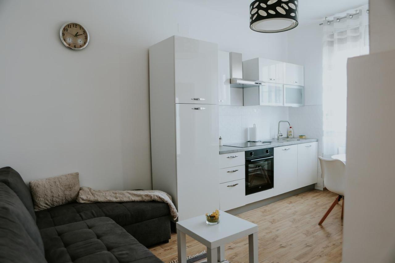 Apartman Nikola Gospic Ngoại thất bức ảnh