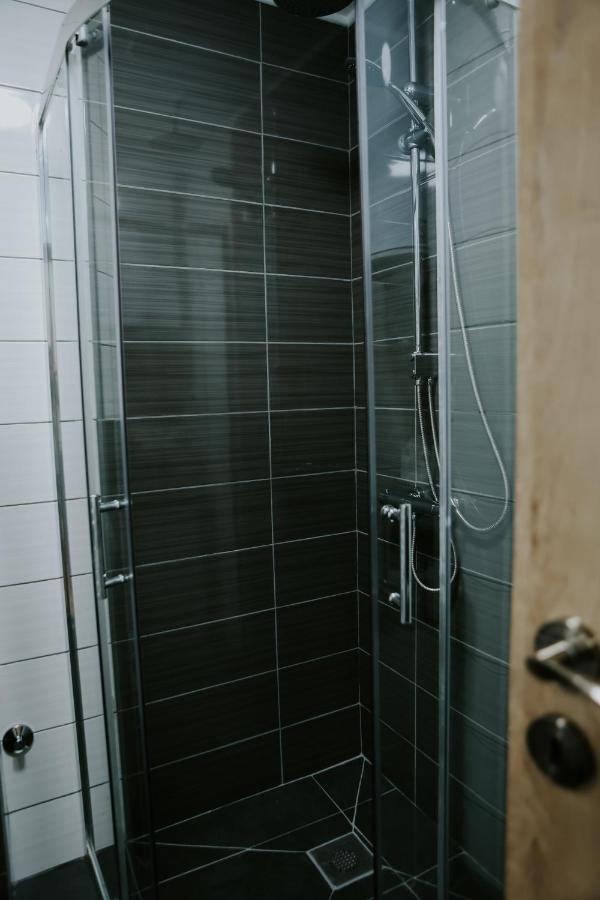 Apartman Nikola Gospic Ngoại thất bức ảnh