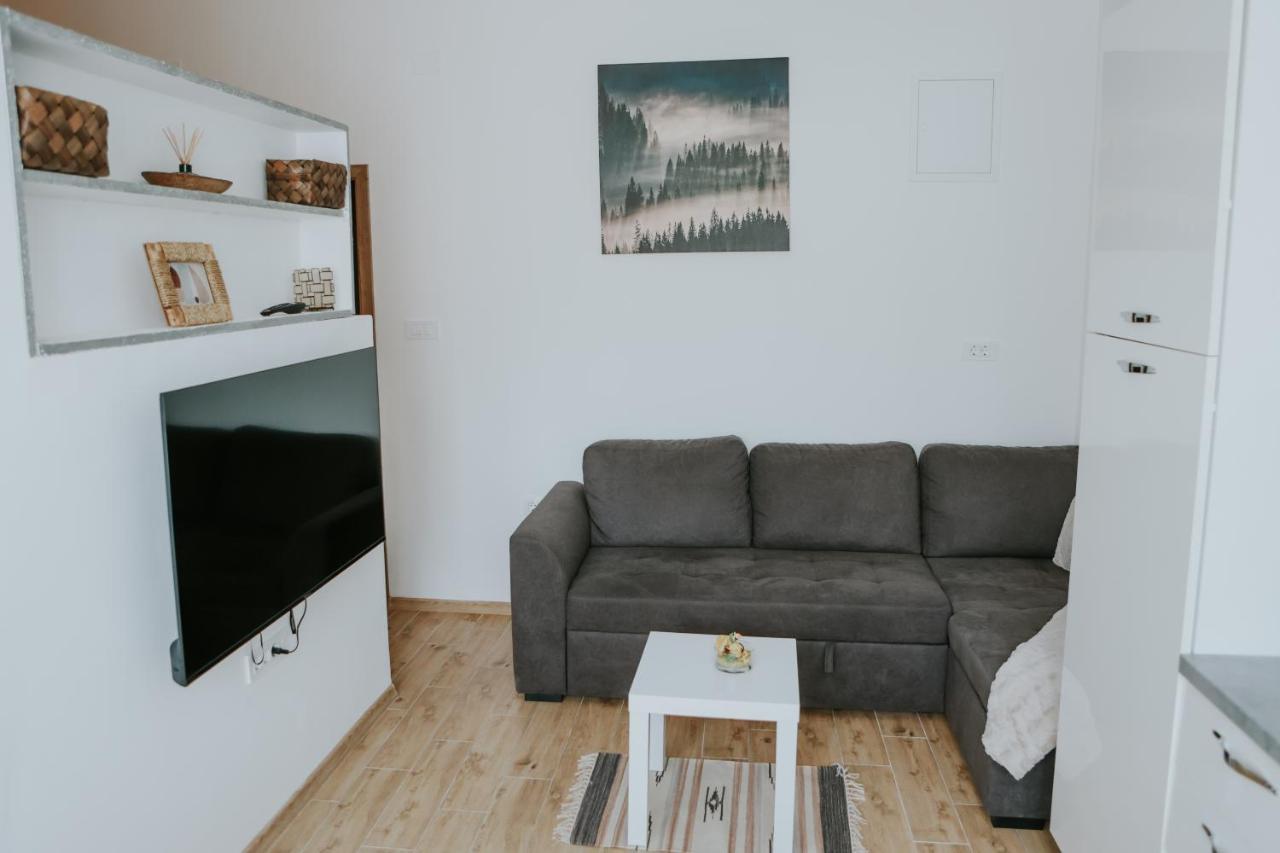Apartman Nikola Gospic Ngoại thất bức ảnh