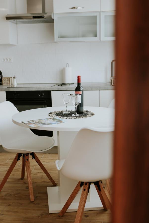 Apartman Nikola Gospic Ngoại thất bức ảnh