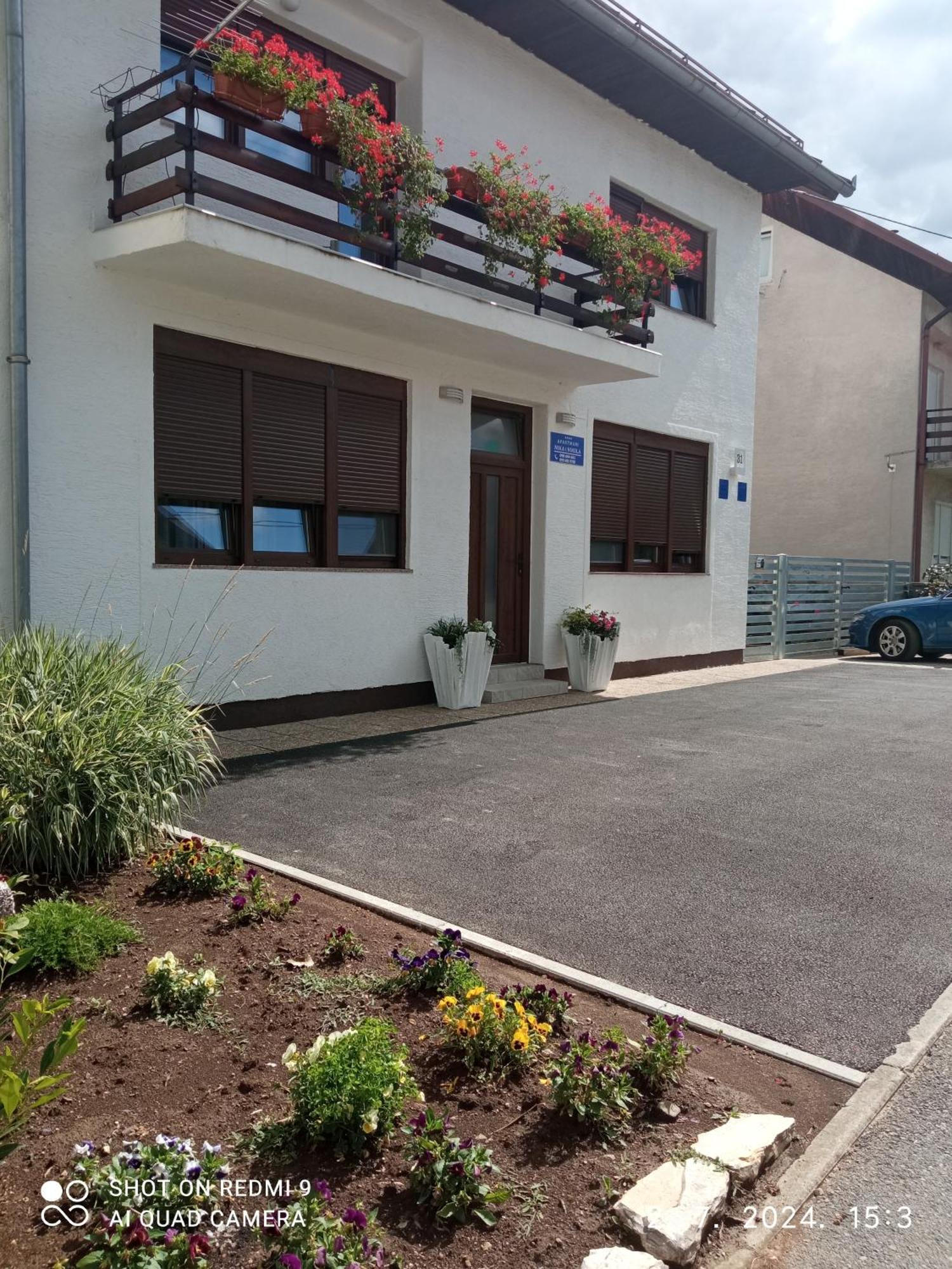 Apartman Nikola Gospic Ngoại thất bức ảnh